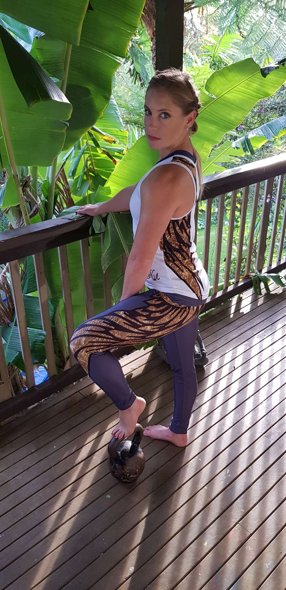 Take Further 70% Off  Alis Grave Nil White Performance Tank